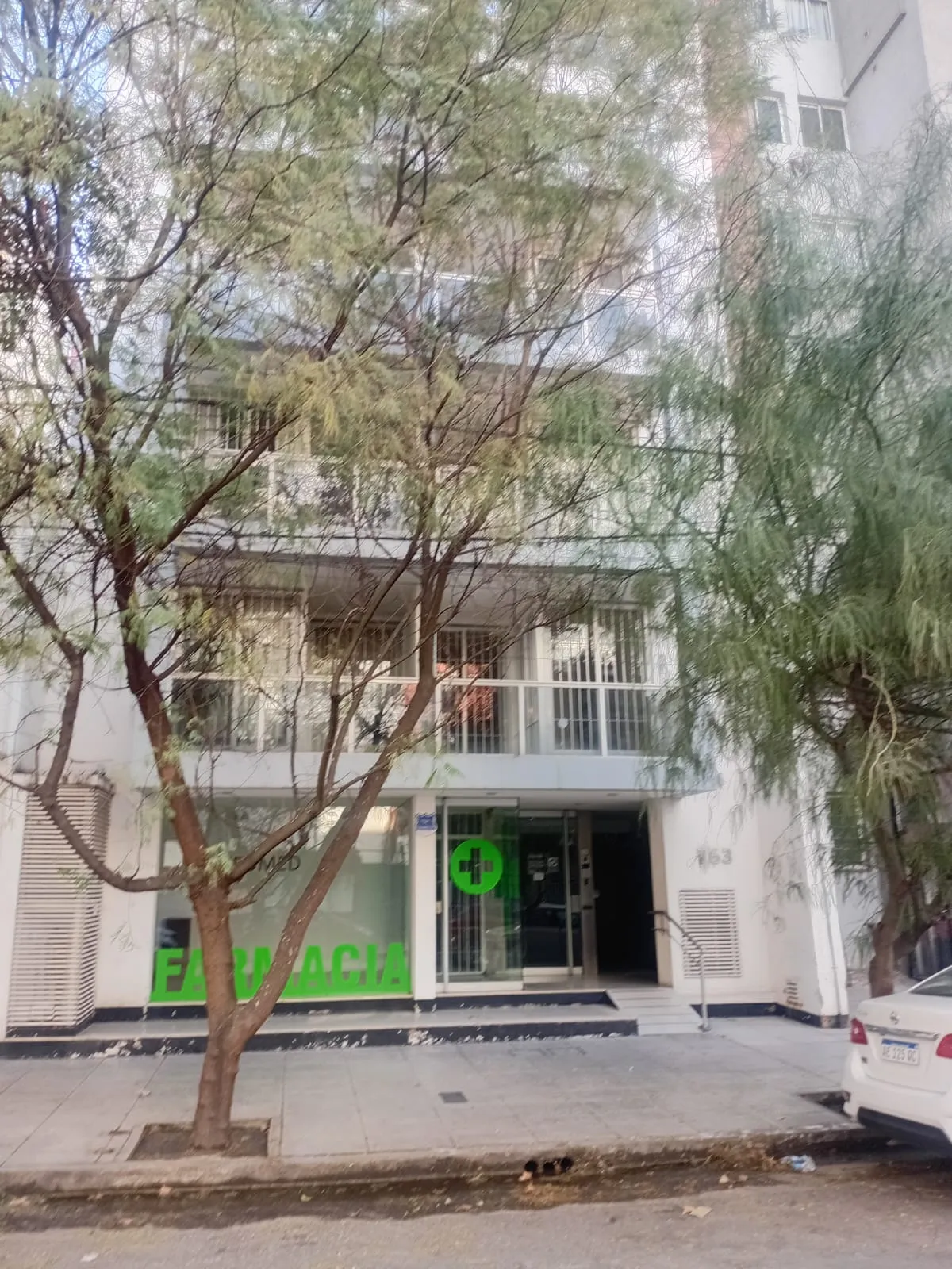 UN DORMITORIO FRENTE EN  BARRIO GENERAL PAZ CON BALCON Y SUM