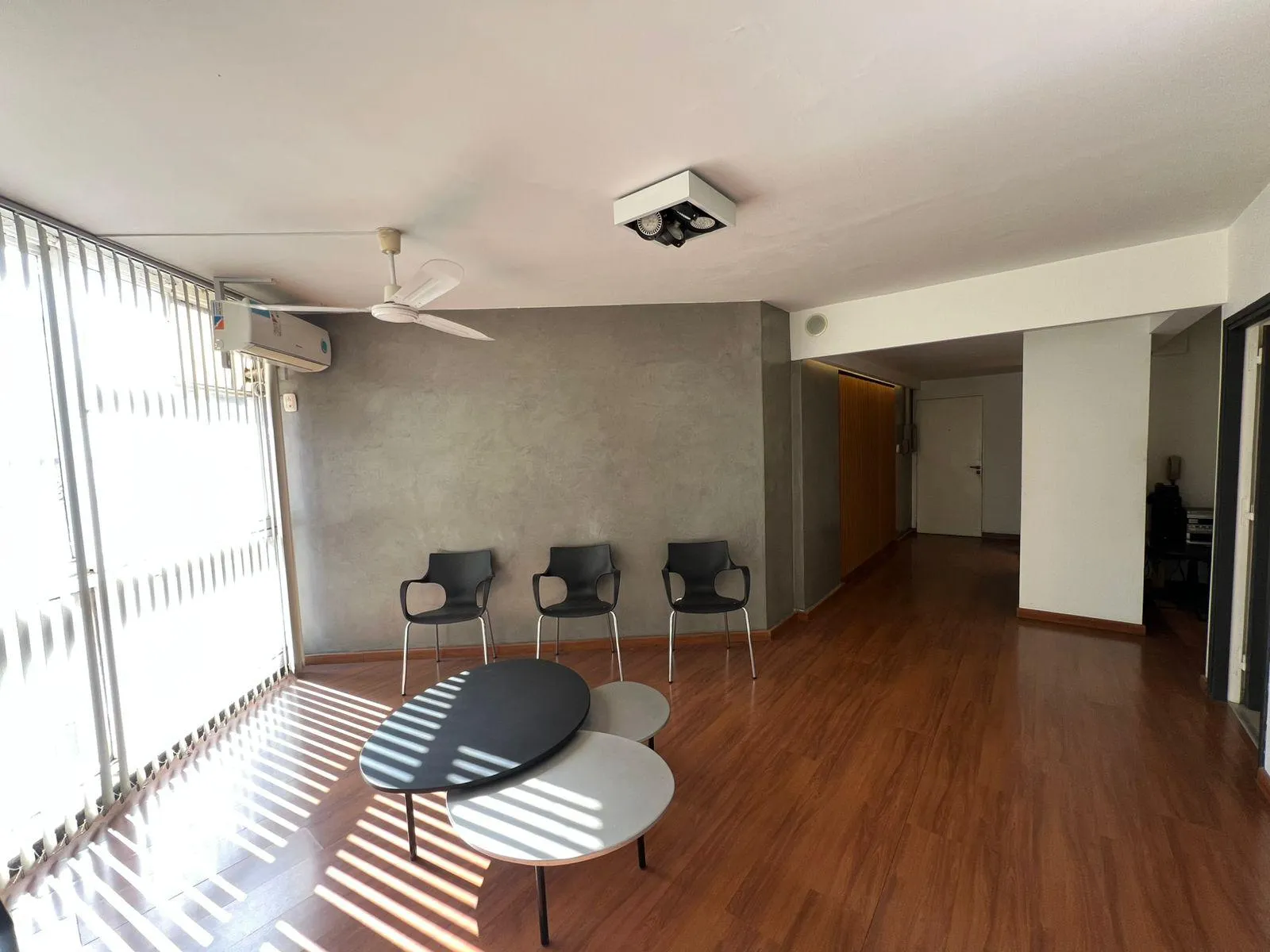 OFICINA EN VENTA BARRIO CENTRO SOBRE AV. MAIPU