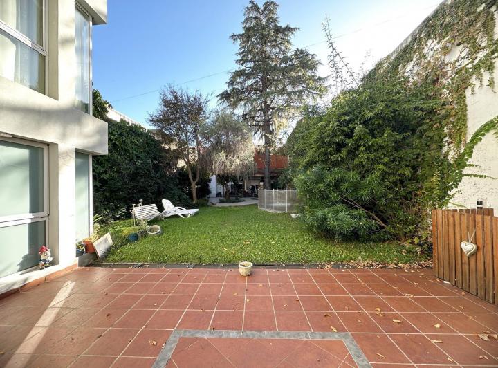 Casa · 300m² · 6 Ambientes · 2 Cocheras