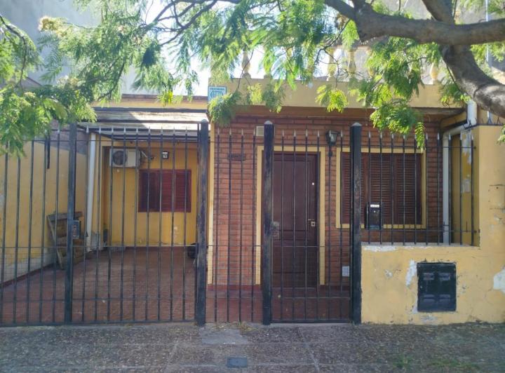 Casa · 71m² · 2 Dormitorios · 1 Cochera