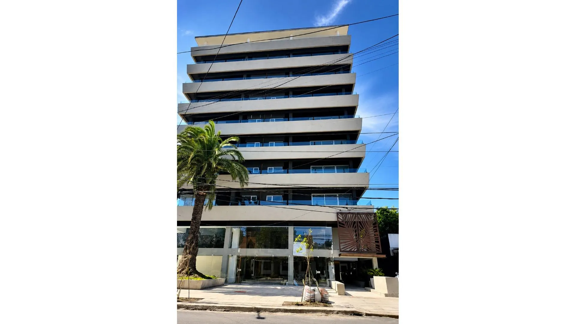 MR-2055 – AMPLIO MONOAMBIENTE VENTA ITUZAINGO NORTE CENTRO