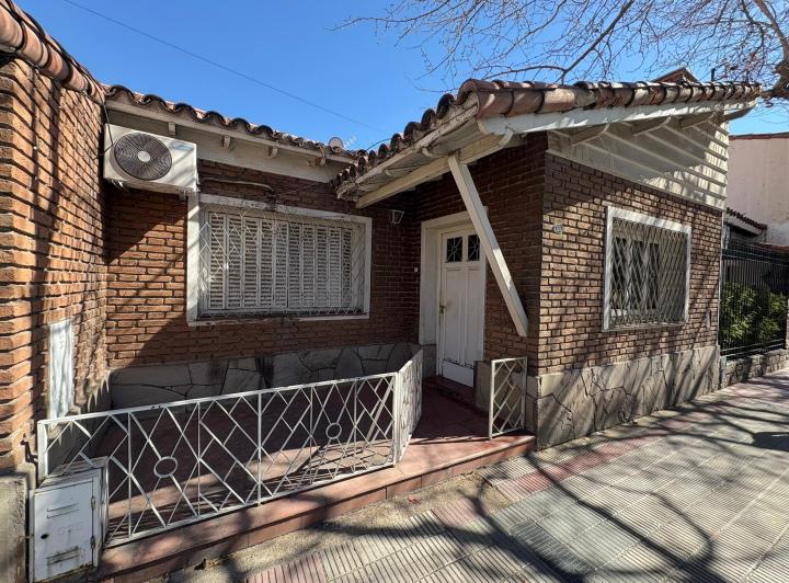 Casa · 130m² · 5 Ambientes · 1 Cochera