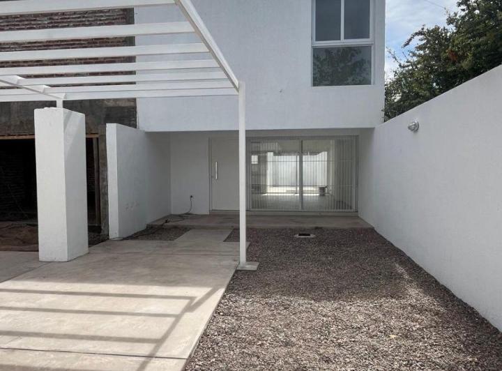 Casa · 111m² · 6 Ambientes · 1 Cochera