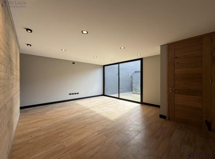 Casa · 133m² · 3 Ambientes · 1 Cochera