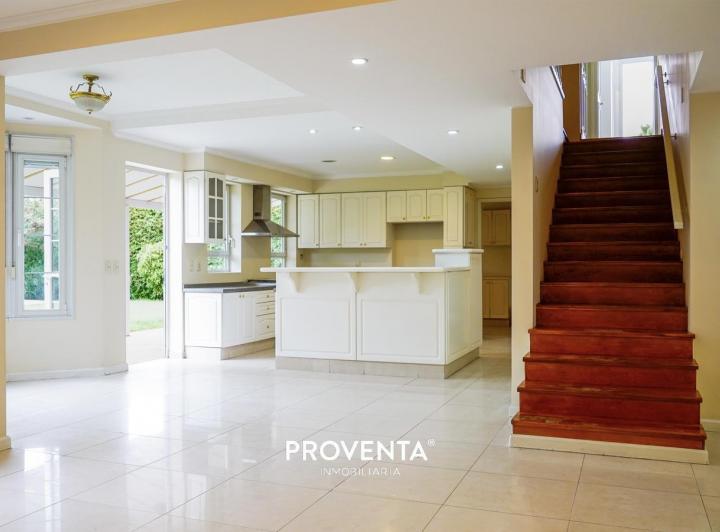 Casa · 361m² · 8 Ambientes