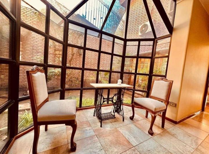 Casa · 348m² · 3 Ambientes · 2 Cocheras