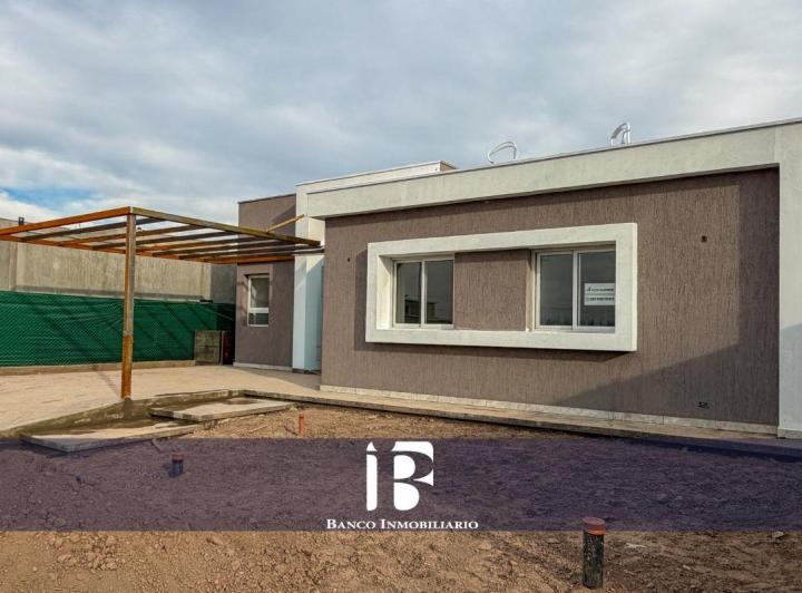 Casa · 132m² · 6 Ambientes · 2 Cocheras