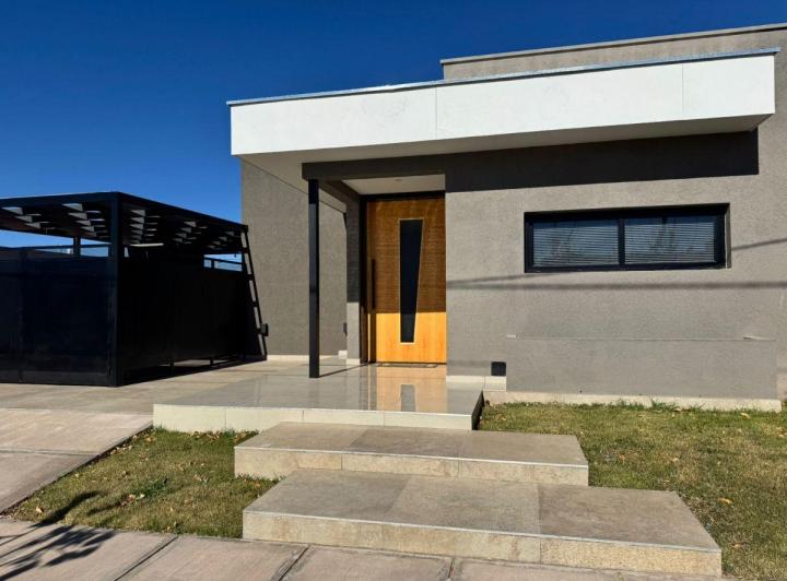 Casa · 136m² · 4 Ambientes · 1 Cochera
