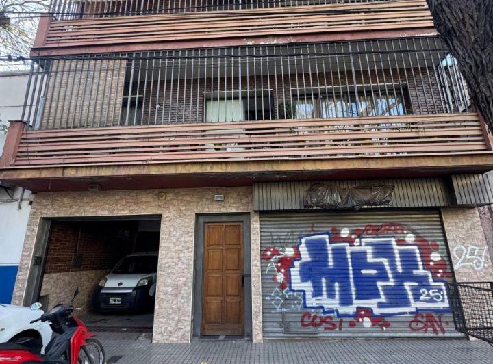 Edificio · 750m² · 20 Ambientes · 2 Cocheras