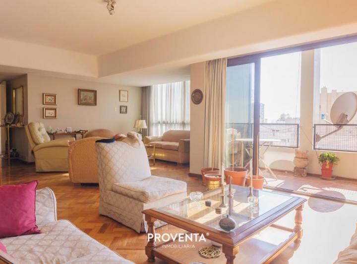 Departamento · 200ha · 5 Ambientes · 1 Cochera