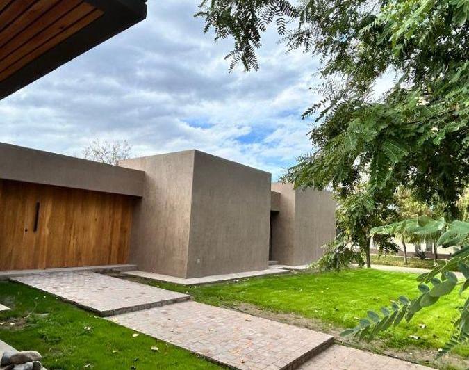 Casa · 220m² · 3 Dormitorios · 1 Cochera