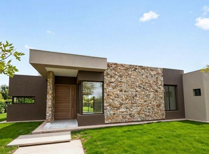 Casa · 140m² · 4 Ambientes · 1 Cochera
