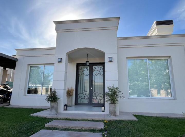 Casa · 150m² · 7 Ambientes · 1 Cochera