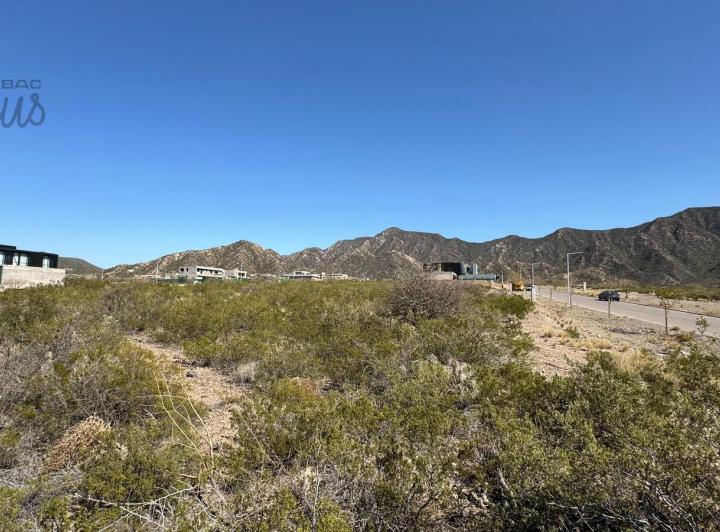 Terreno · 820m²
