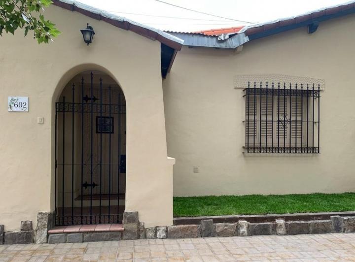 Casa · 160m² · 3 Ambientes · 1 Cochera