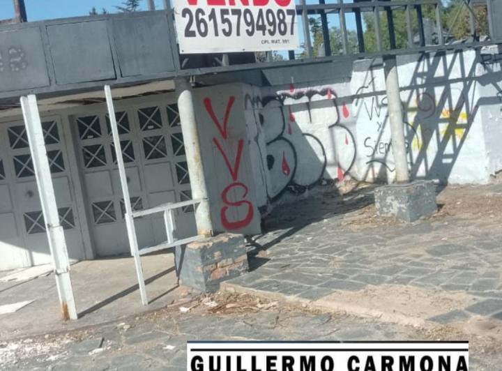 Local comercial · 2000m² · 4 Ambientes · 1 Cochera