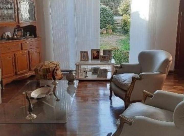 Casa · 250m² · 4 Ambientes · 1 Cochera