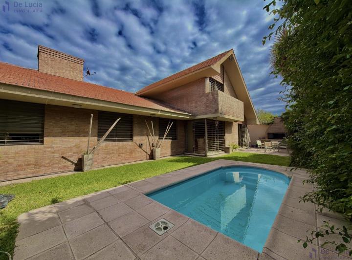 Casa · 336m² · 6 Ambientes