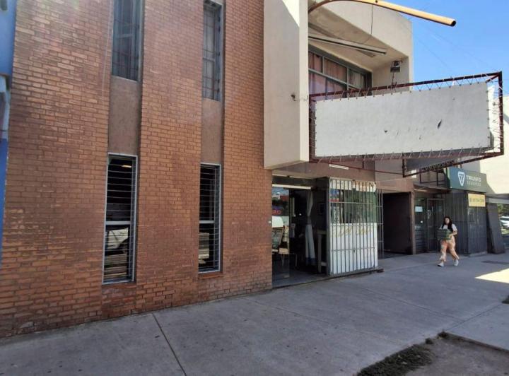 Local comercial · 1220m²