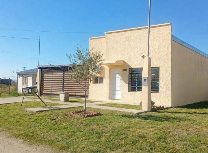 Casa · 80m² · 3 Ambientes · 2 Cocheras