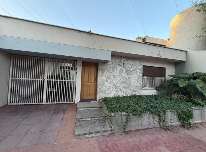 Casa · 166m² · 7 Ambientes · 1 Cochera