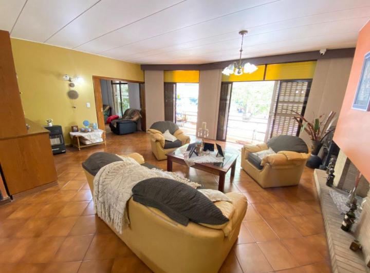 Departamento · 200m² · 8 Ambientes · 2 Cocheras