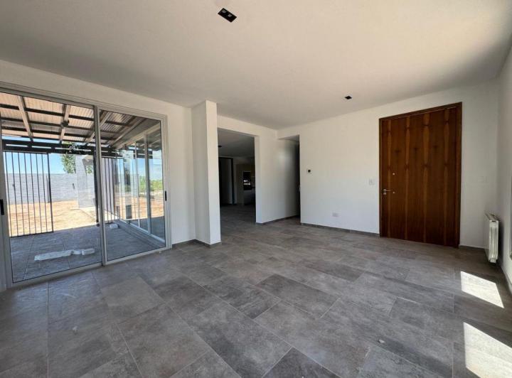 Casa · 205m² · 5 Ambientes · 2 Cocheras
