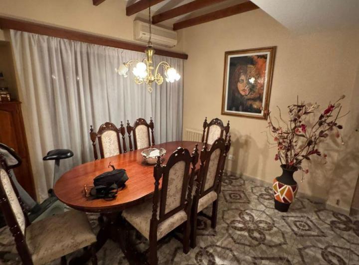 Casa · 317m² · 7 Ambientes · 2 Cocheras