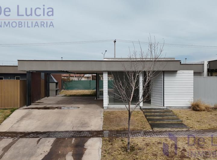 Casa · 168m² · 4 Ambientes · 2 Cocheras