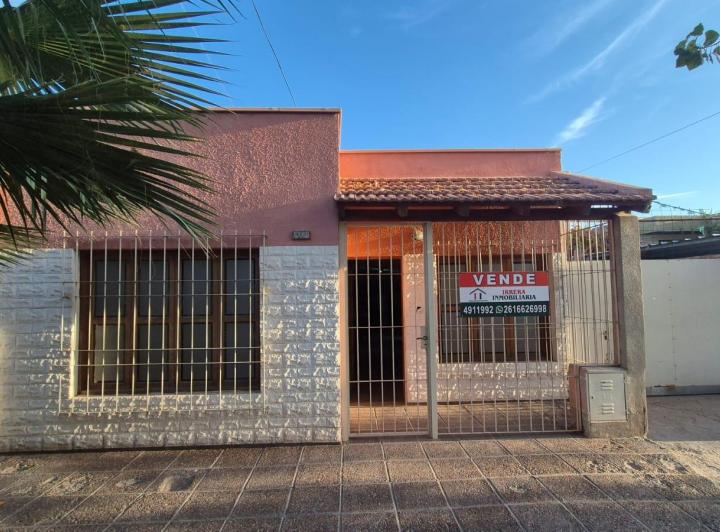 Casa · 102m² · 8 Ambientes