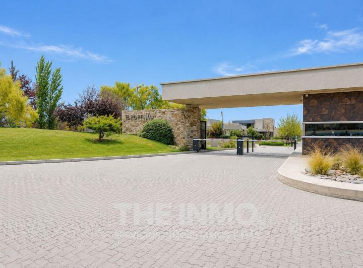 Terreno · 918m²