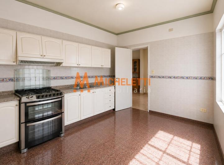 Casa · 500m² · 10 Ambientes · 9 Cocheras