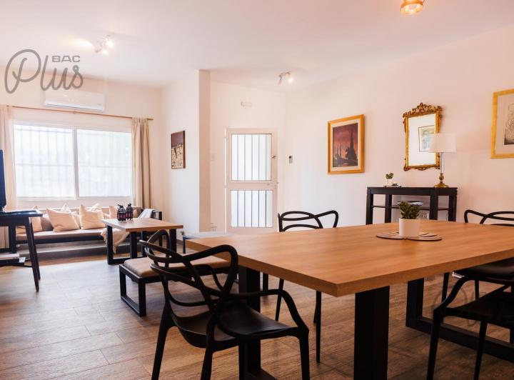 Casa · 296m² · 6 Ambientes · 1 Cochera