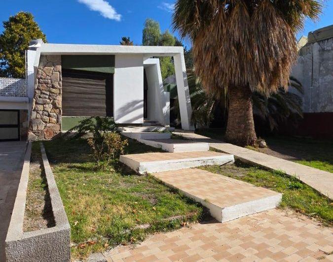 Casa · 195m² · 6 Ambientes