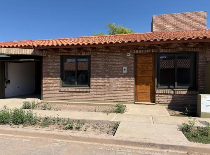 Casa · 120m² · 5 Ambientes · 2 Cocheras