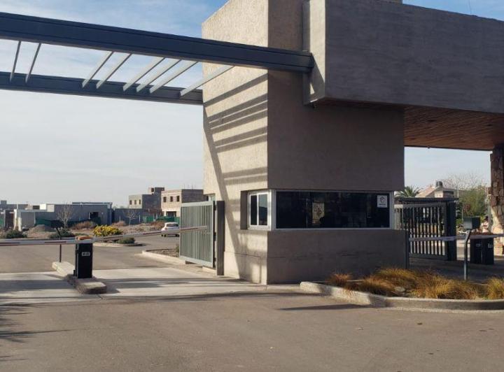 Casa · 160m² · 6 Ambientes · 2 Cocheras