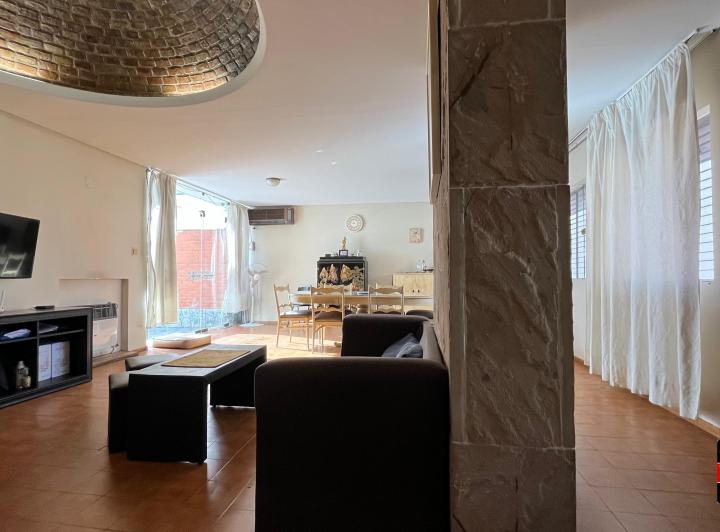 Casa · 200m² · 6 Ambientes · 2 Cocheras