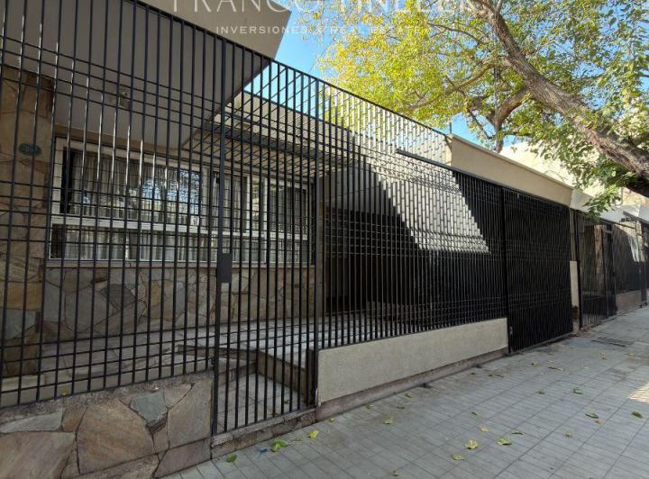 Casa · 150m² · 8 Ambientes · 1 Cochera