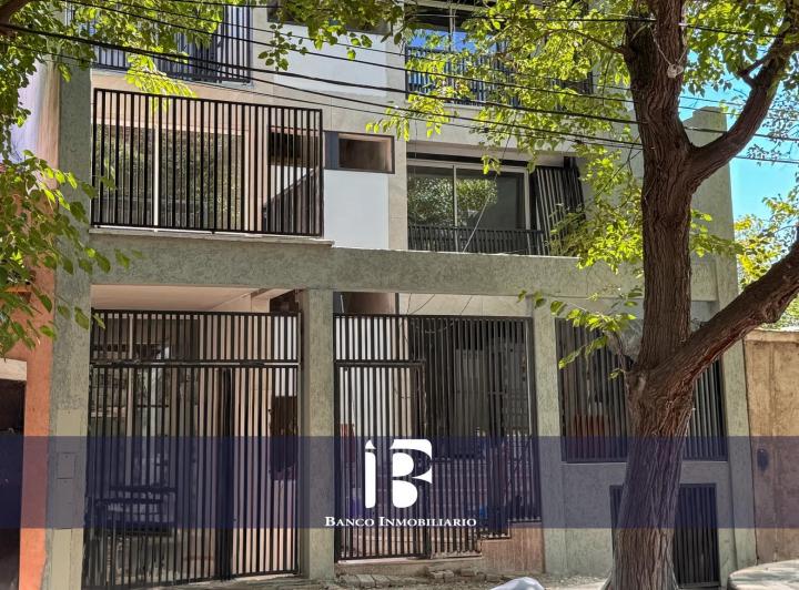 Edificio · 562m²