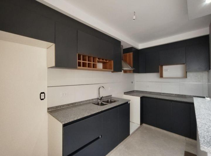 Casa · 143m² · 6 Ambientes · 1 Cochera