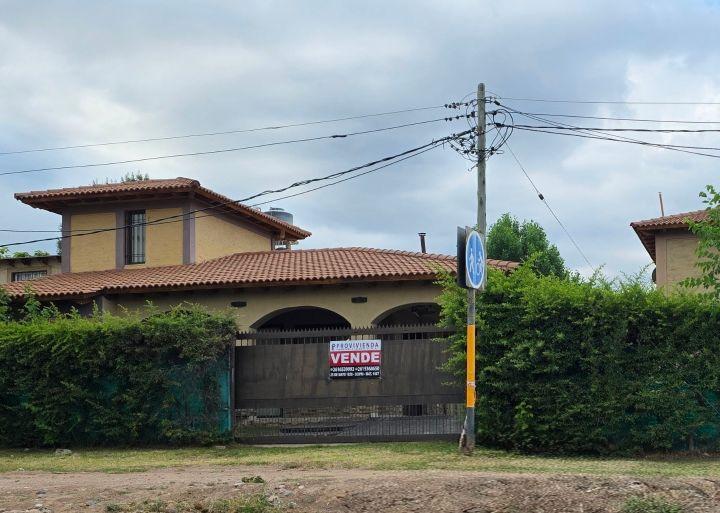 Quinta vacacional · 374m² · 15 Ambientes · 3 Cocheras