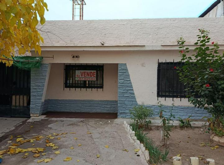 Casa · 200m² · 5 Ambientes · 1 Cochera
