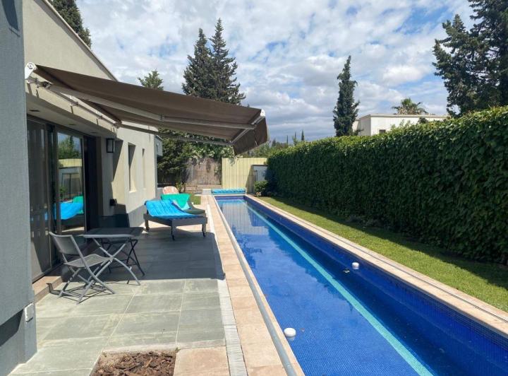 Casa · 187m² · 6 Ambientes · 2 Cocheras