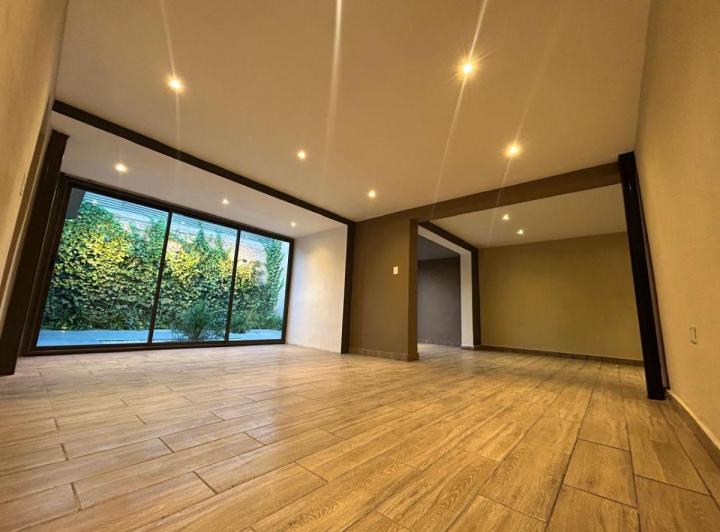 Casa · 185m² · 5 Ambientes · 1 Cochera