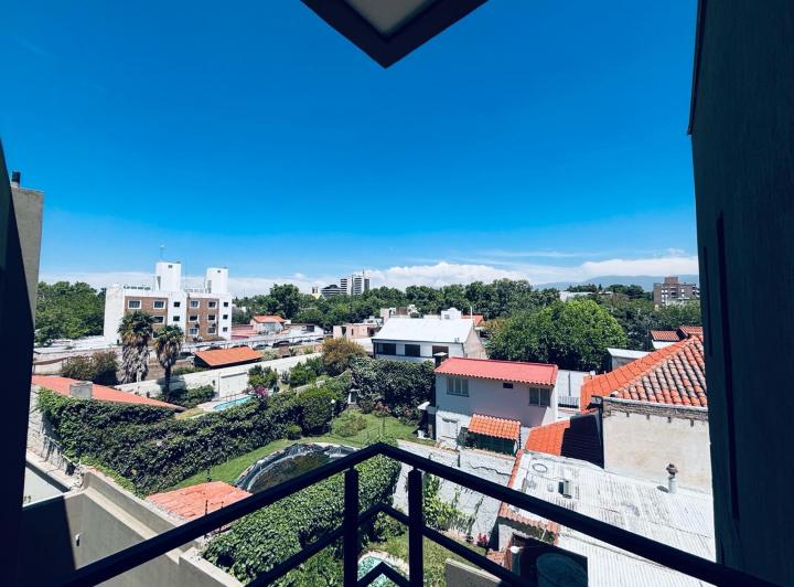 Departamento · 98m² · 6 Ambientes · 1 Cochera