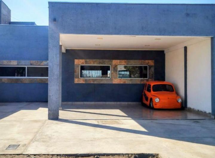 Casa · 168m² · 5 Ambientes · 2 Cocheras