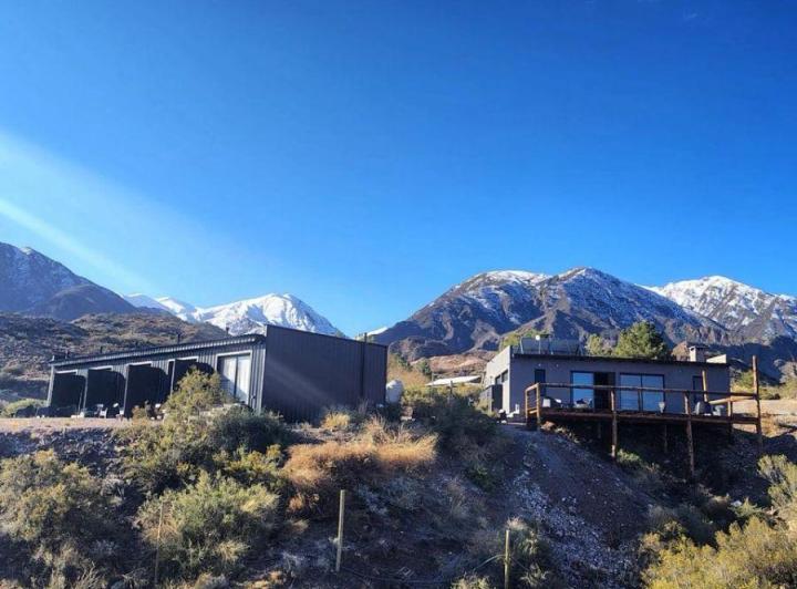 Hotel · 350m² · 8 Dormitorios · 1 Cochera