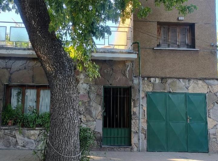Casa · 140m² · 5 Ambientes · 1 Cochera