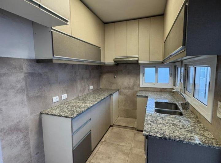 Casa · 115m² · 6 Ambientes · 2 Cocheras