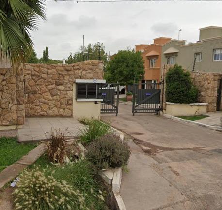 Casa · 280m² · 6 Ambientes · 2 Cocheras